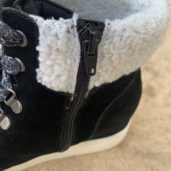 Steve Madden Blk Wedge Faux Shearling Boot Sz 7.5 - Picture 8 of 10